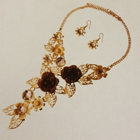 GOLDTONE CRYSTAL AND PURPLE ROSES - Picture 2 of 2